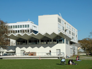 Viventa mit Turnhalle