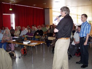 Eine Lichbildschau mit den alten und neuen Bilder begeistert die Zuhörer